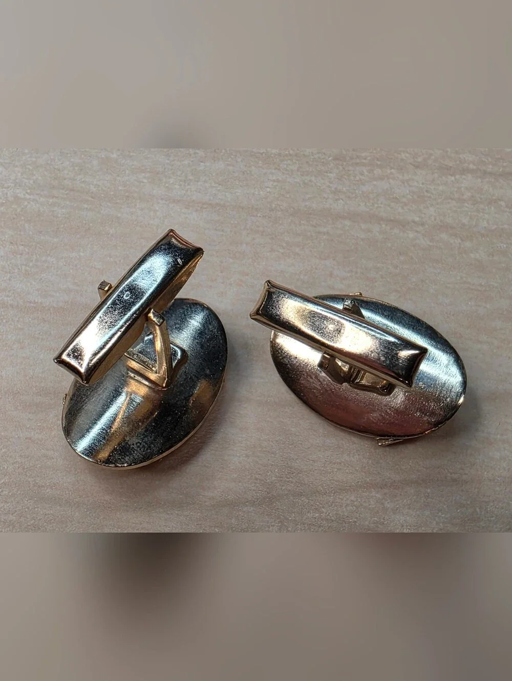 Vintage Gold Tone Oval Textured Cufflinks Mid Century Modern Geometric